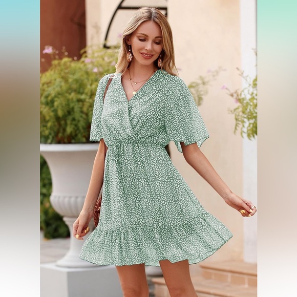 Green short sleeved dress purchased from Amazon - Picture 9 of 10